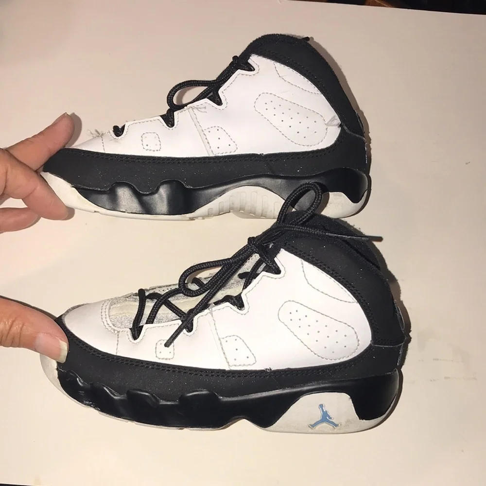 Boy’s Nike Air Jordan IX Sneakers